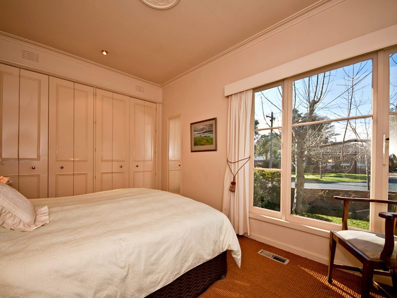4 Caroline Street, Box Hill North image 4