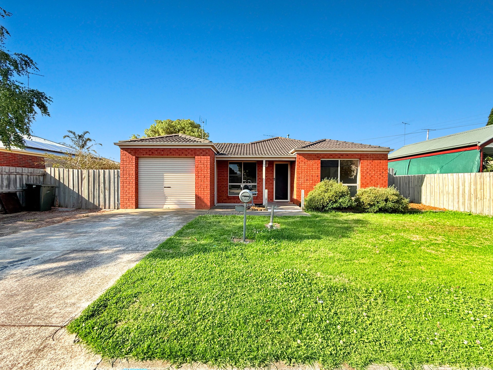 4 Chandos Court, St Albans Park image 1