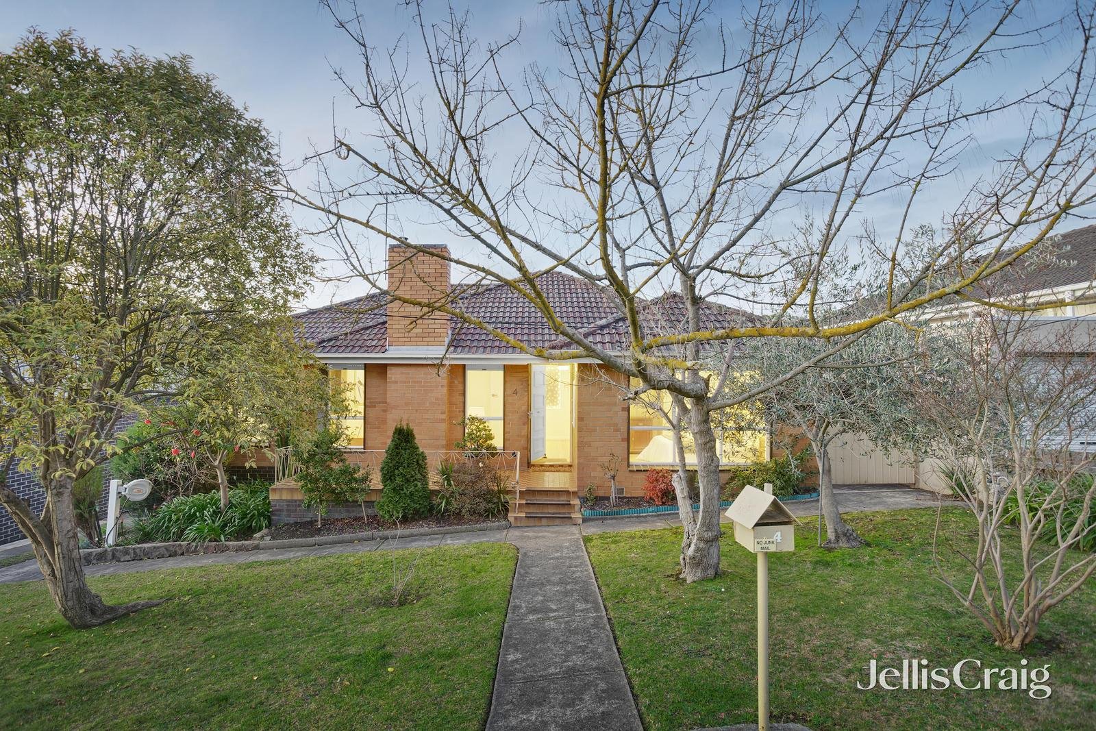 4 Chatsworth Quadrant, Templestowe Lower image 2