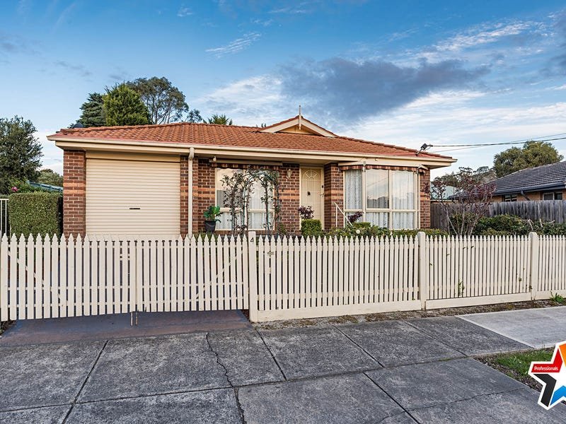 4 Chaucer Street, Mooroolbark image 2