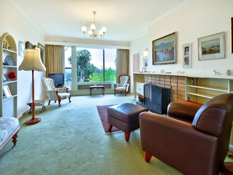 4 Chesterfield Court, Newtown image 3
