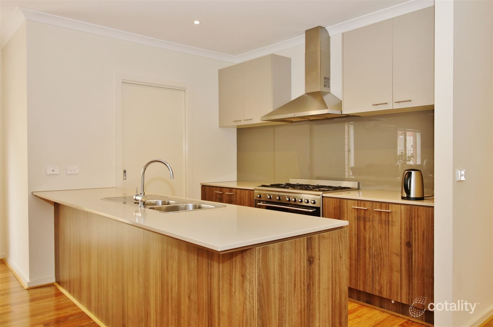 4 Clinton Drive, Keysborough image 10