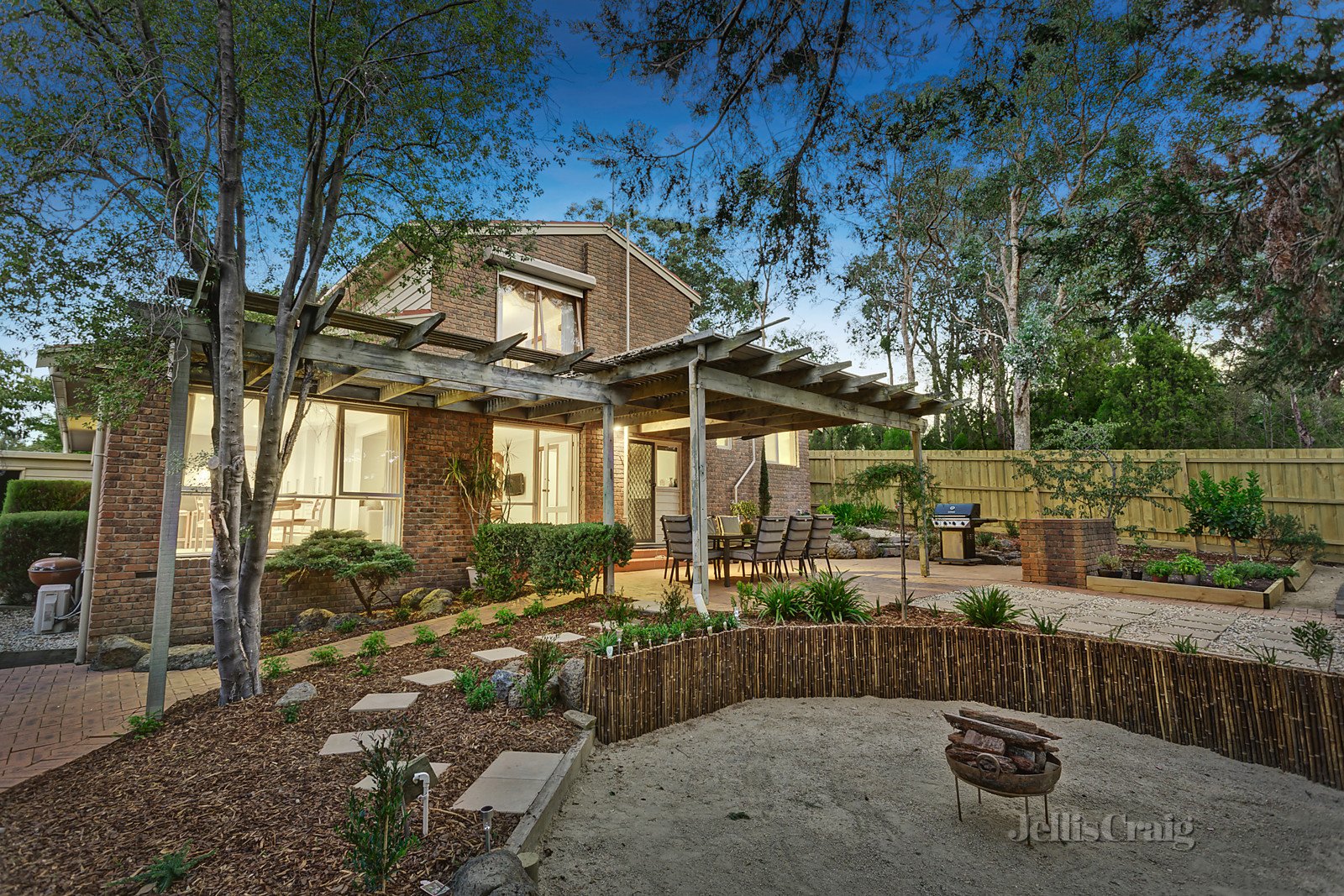 4 Clontarf Crescent, Templestowe image 8