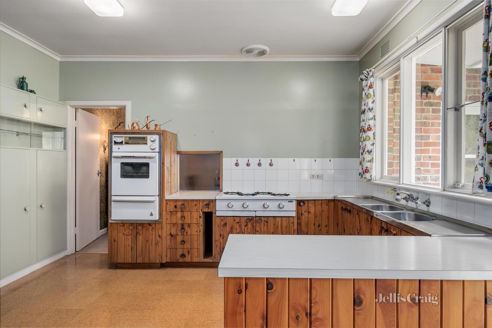 4 Cloverlea Court, Blackburn image 7
