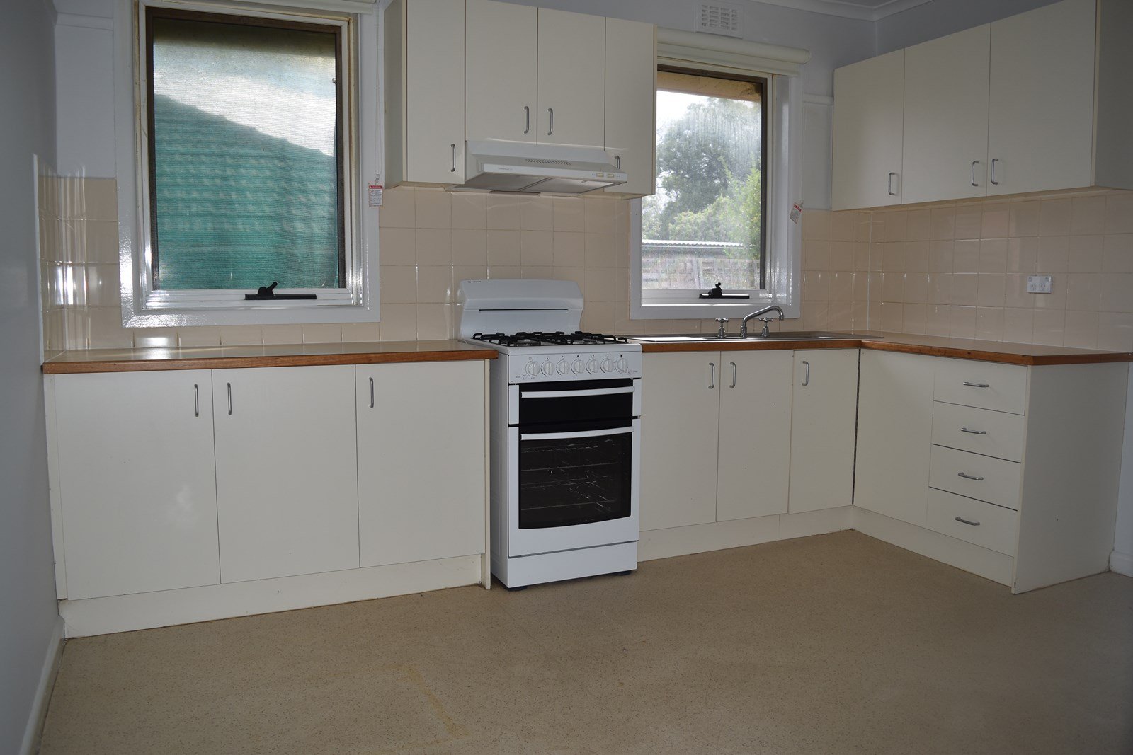4 Collins Street, Heidelberg Heights image 3