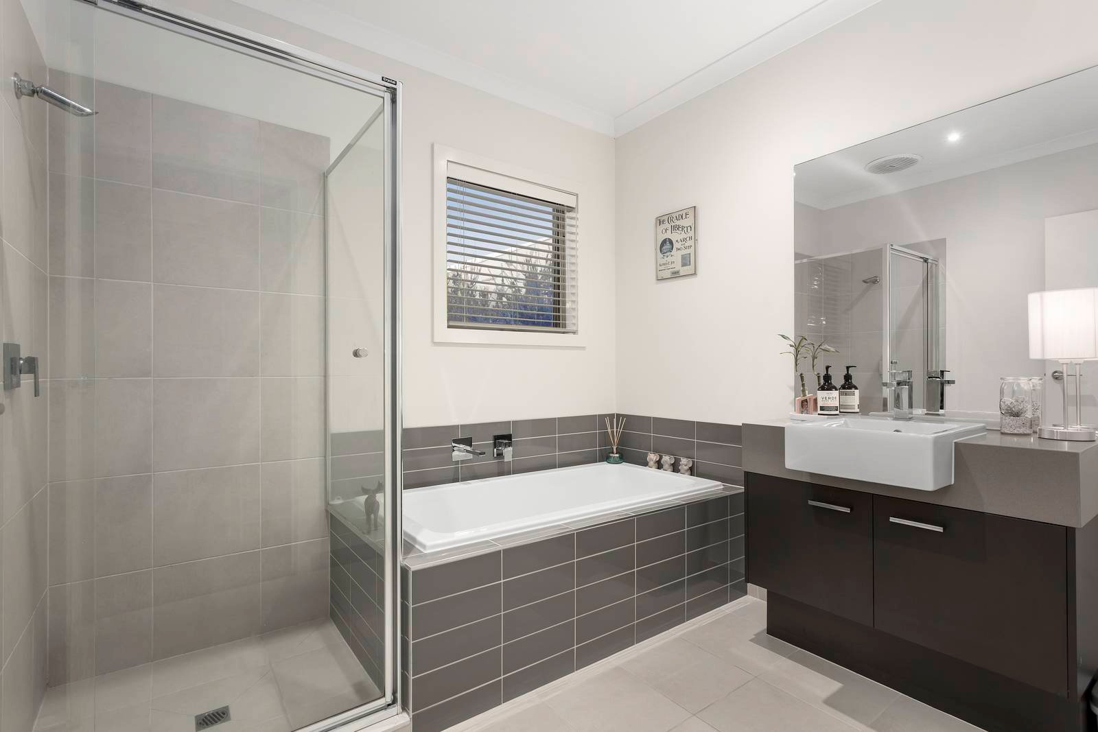 Property Gallery Thumbnail 11