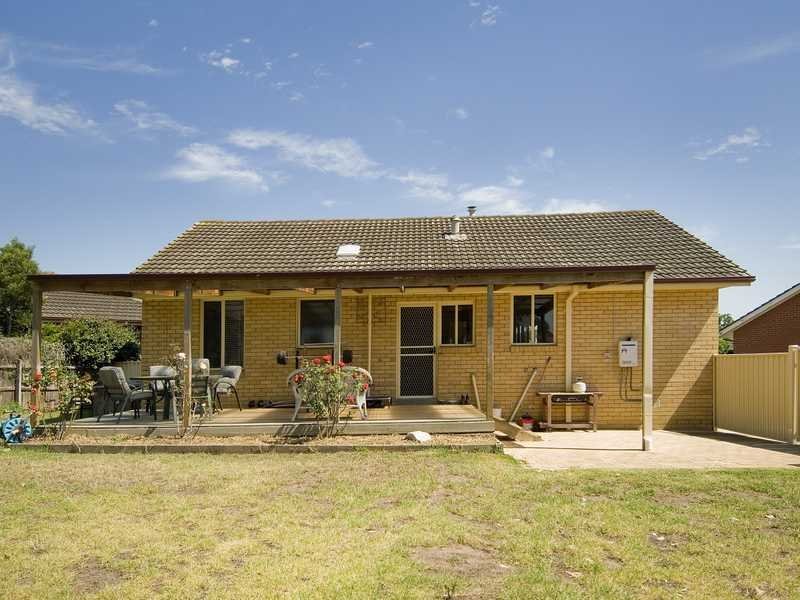 4 Cooma Court, North Geelong image 9