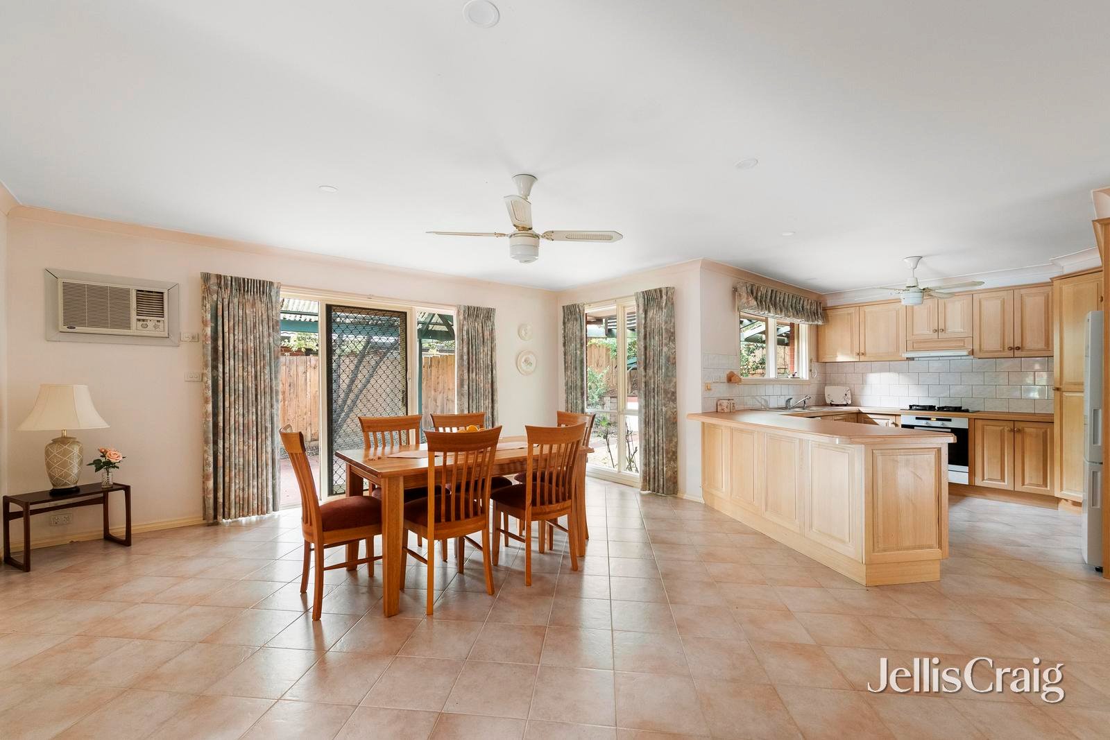 4 Corbie Way, Yallambie image 2