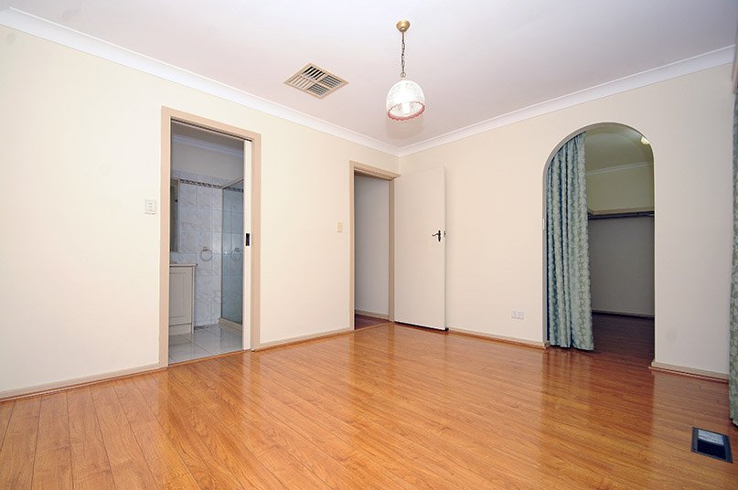 4 Courage Court, Glen Waverley image 4