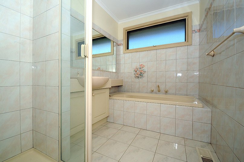 4 Courage Court, Glen Waverley image 5