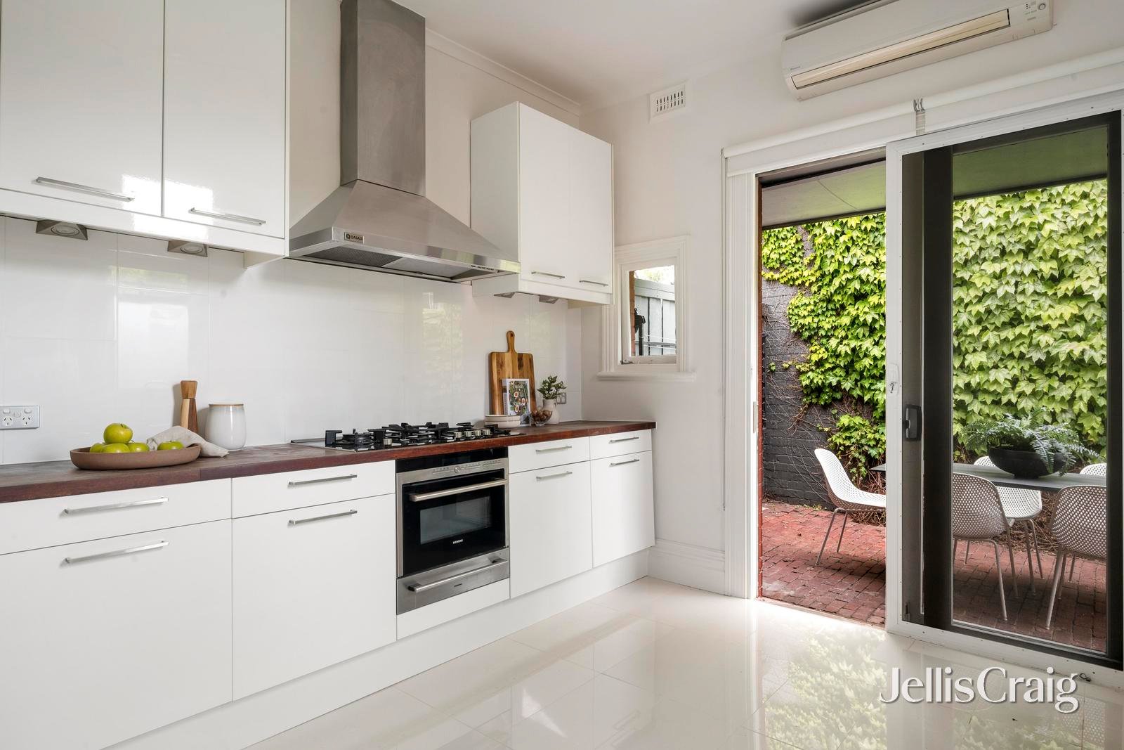 4 Cowderoy Street, St Kilda West image 12