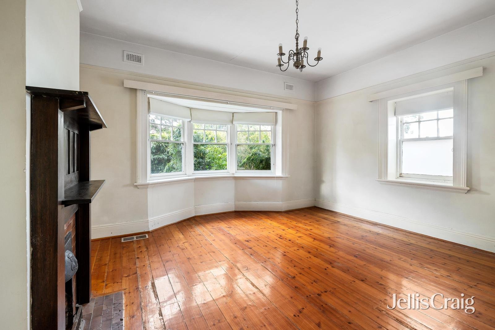 4 Cradley Avenue, Kew image 5