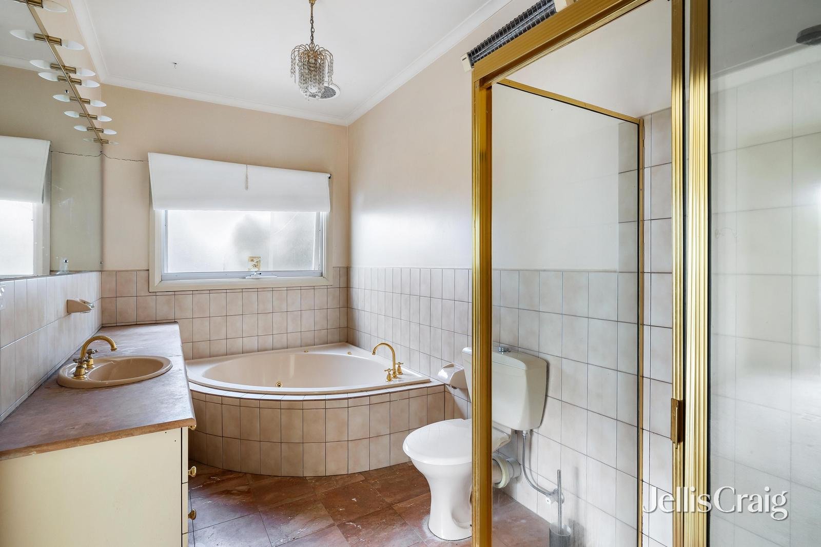 4 Cradley Avenue, Kew image 8
