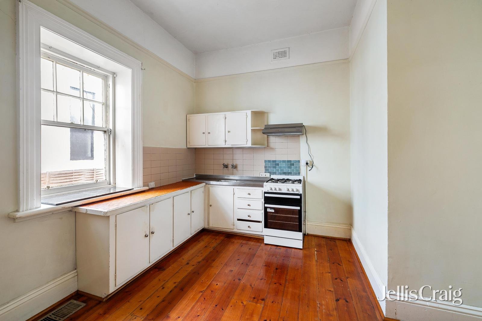 4 Cradley Avenue, Kew image 9