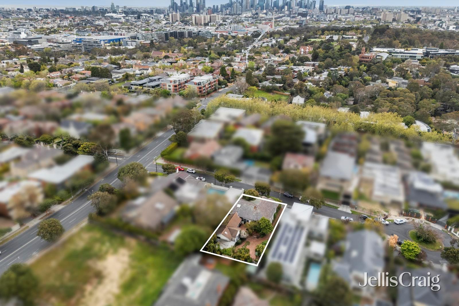 4 Cradley Avenue, Kew image 11