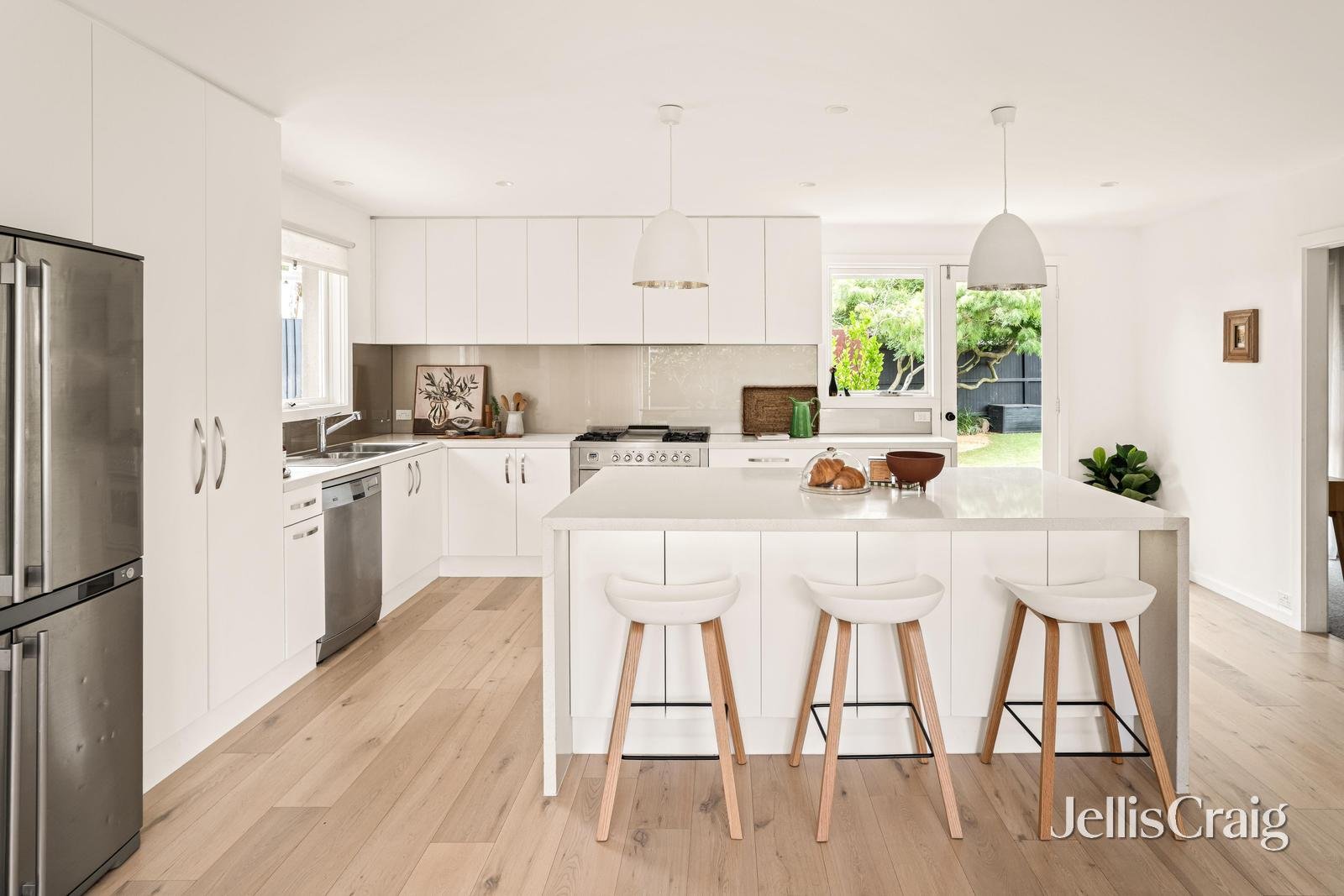 4 Craig Court, Cheltenham image 4