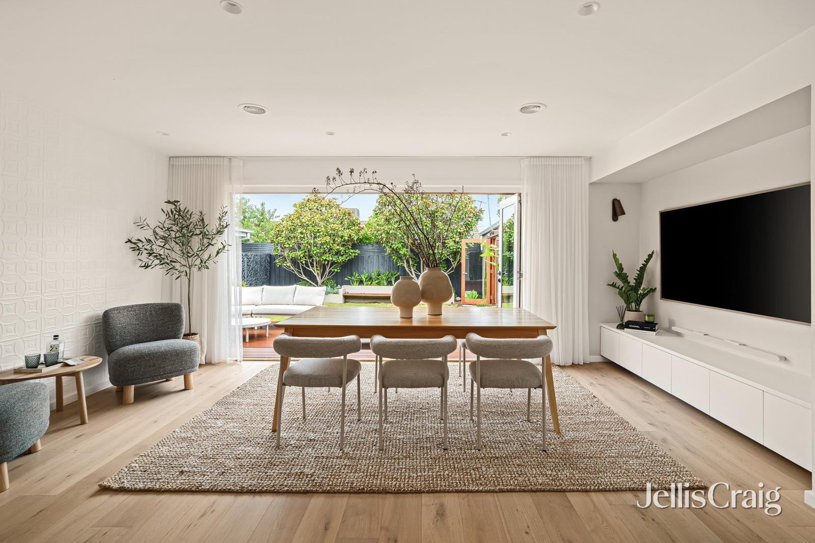 4 Craig Court, Cheltenham image 5