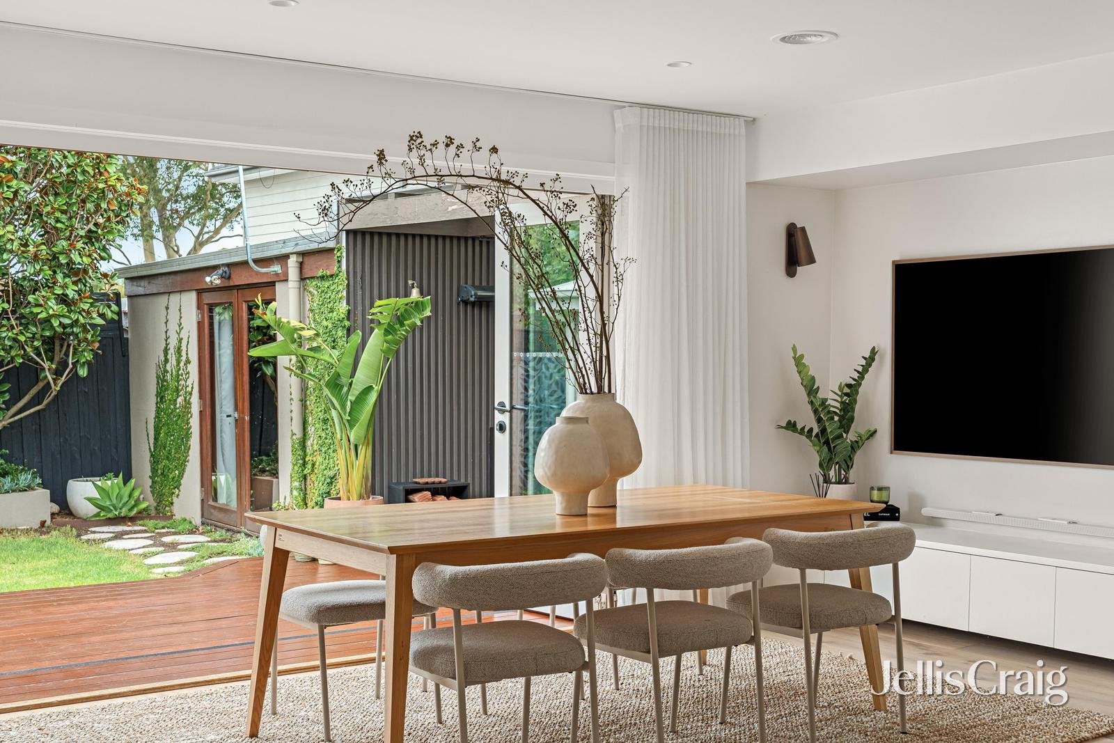 4 Craig Court, Cheltenham image 7