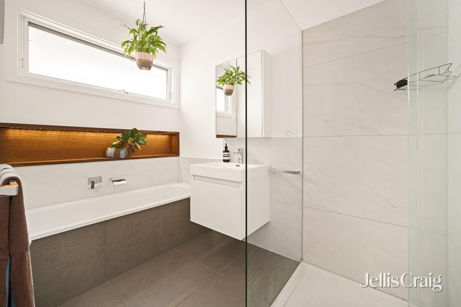 4 Craig Court, Cheltenham image 11