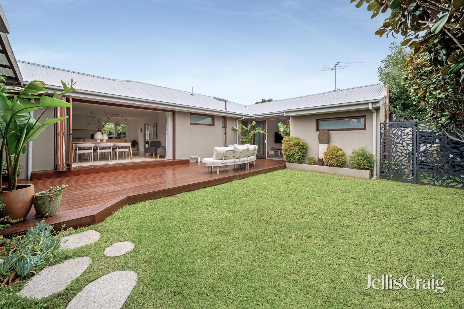 4 Craig Court, Cheltenham image 16