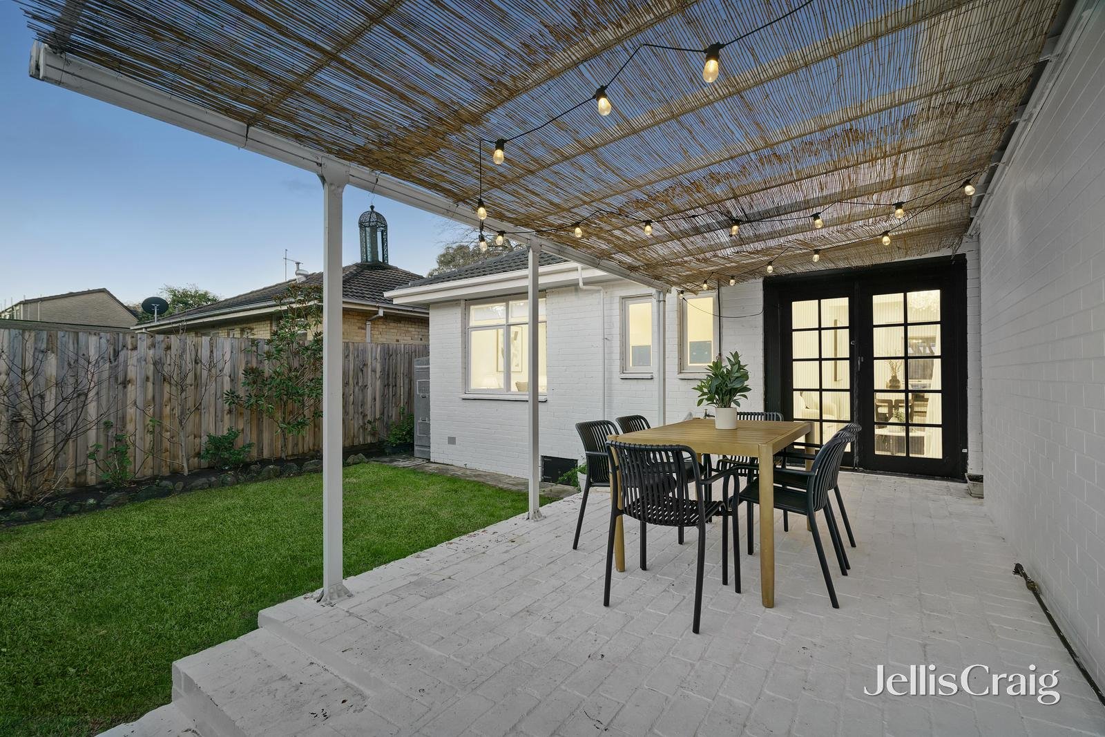 4 Crimson Avenue, Blackburn South image 11