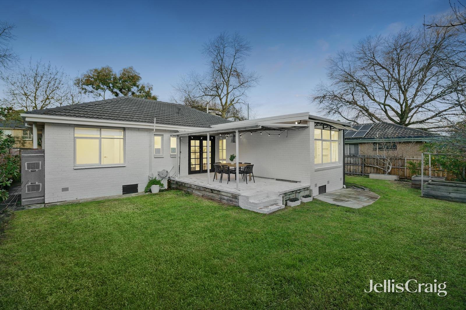 4 Crimson Avenue, Blackburn South image 12
