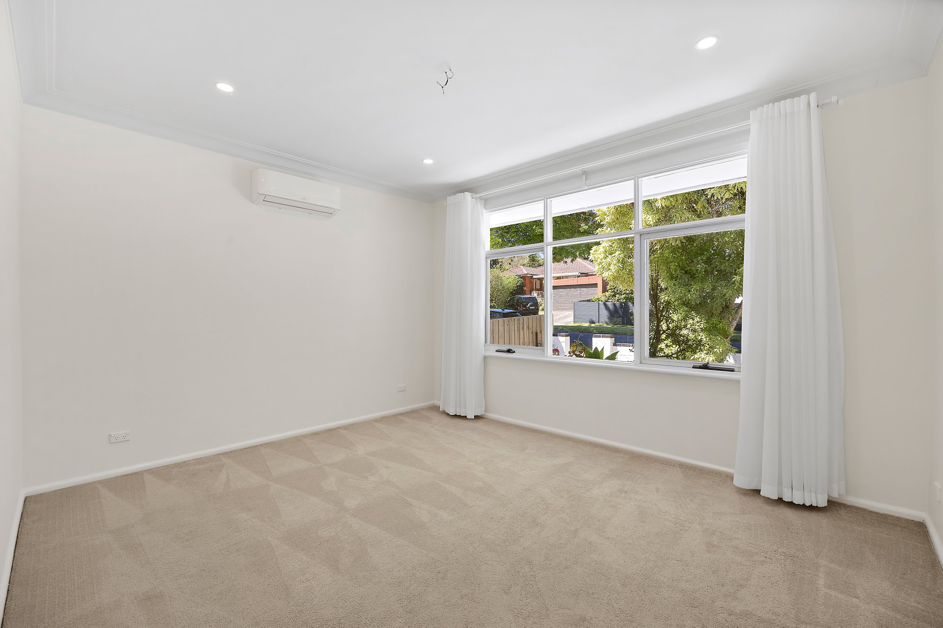 4 Crimson Avenue, Blackburn South image 6