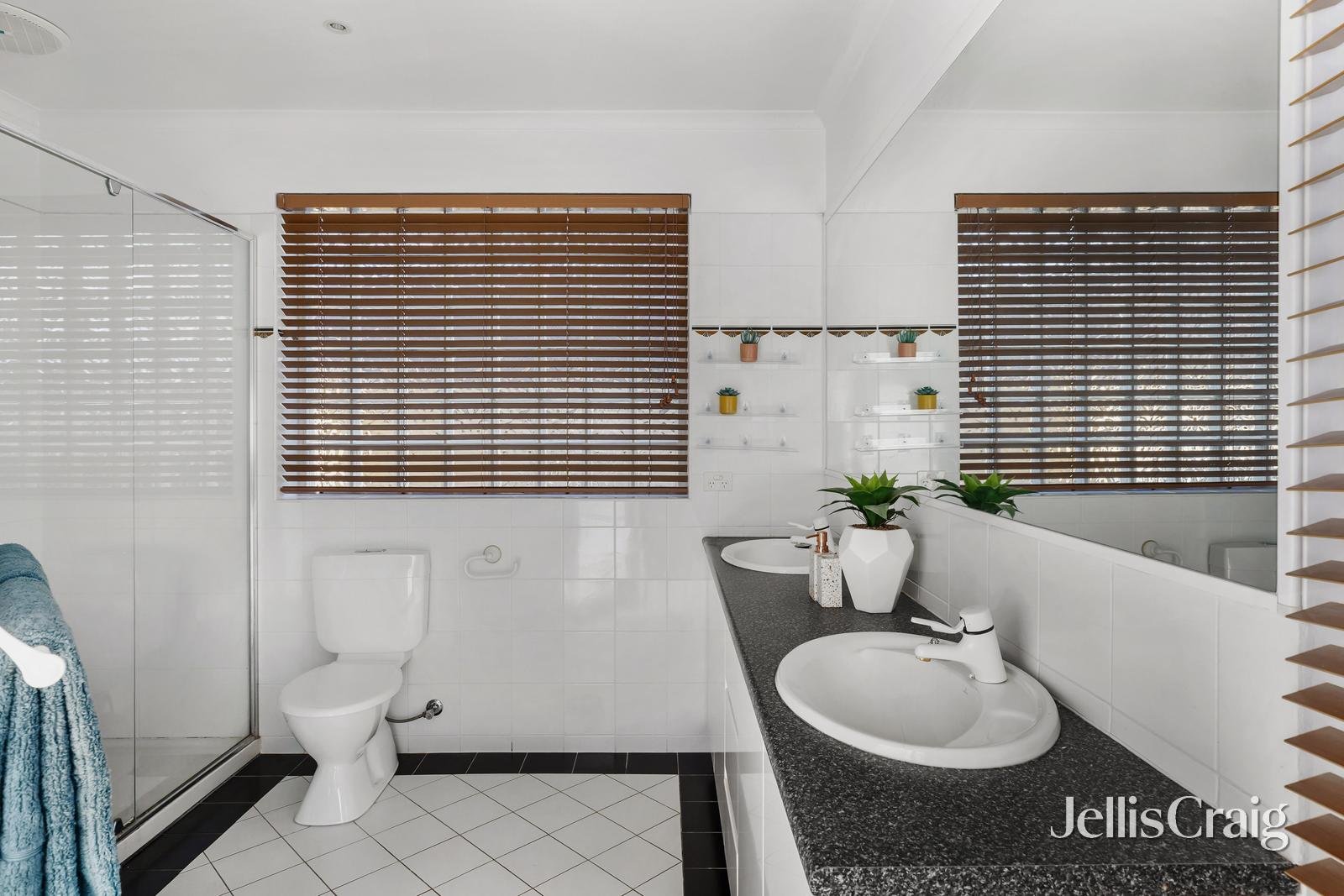 4 Crowe Court, Eltham image 11
