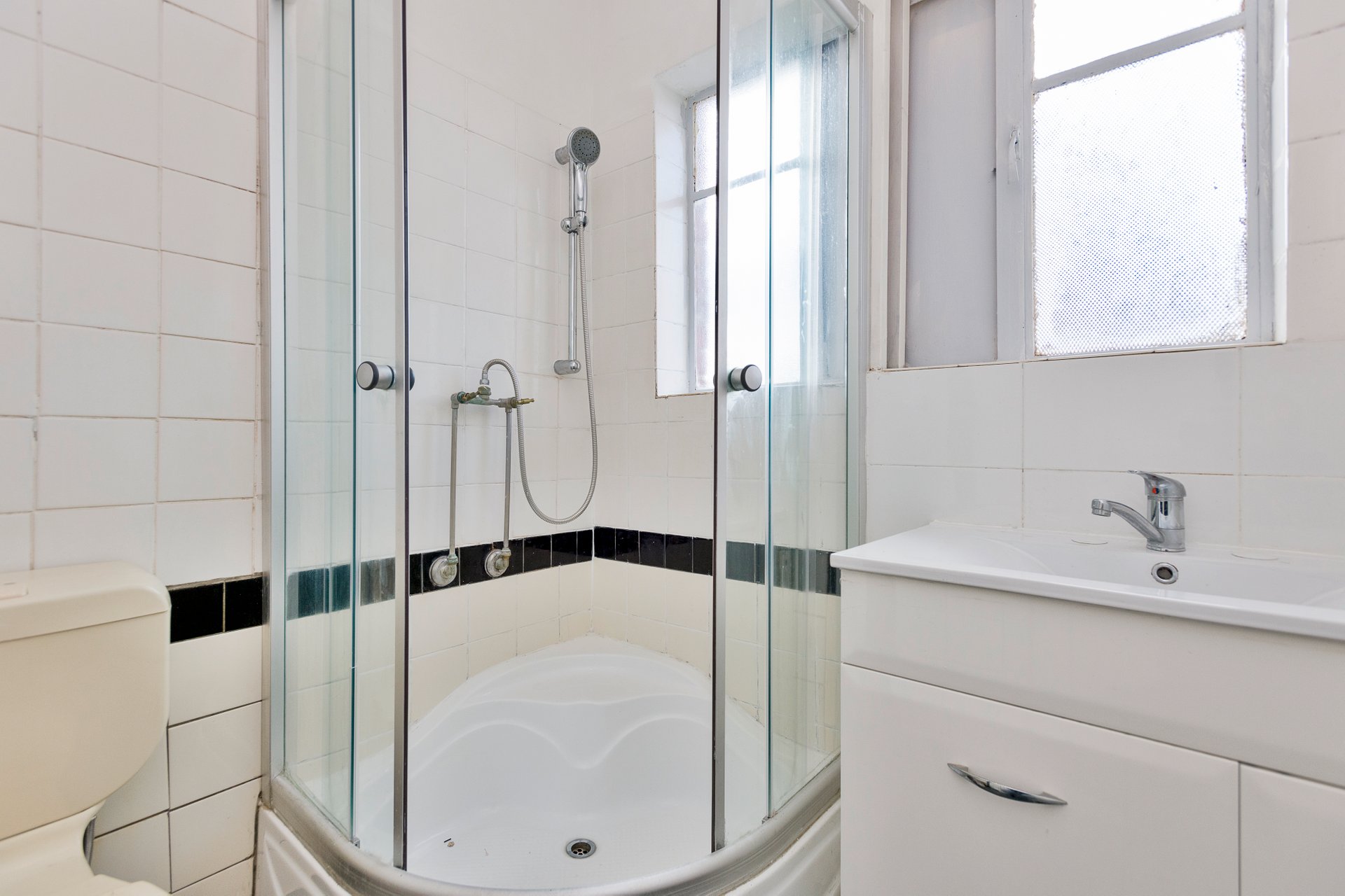 4 Cunningham Court, Ascot Vale image 5