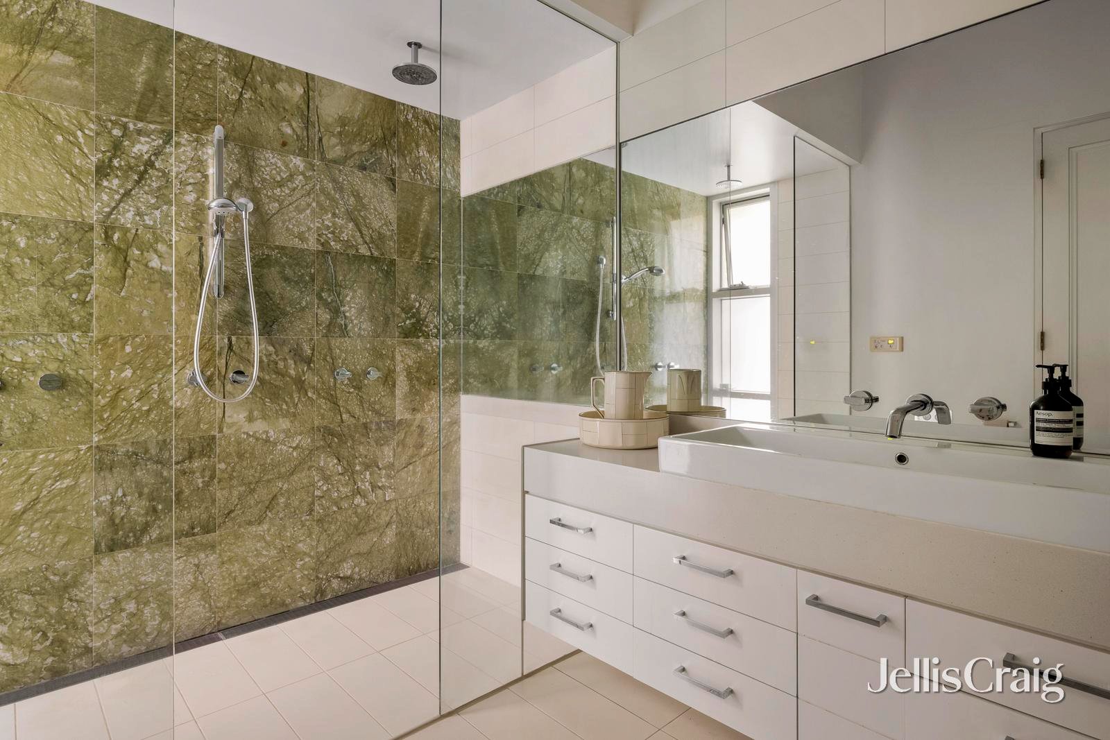 4 Daley Street, Elwood image 12