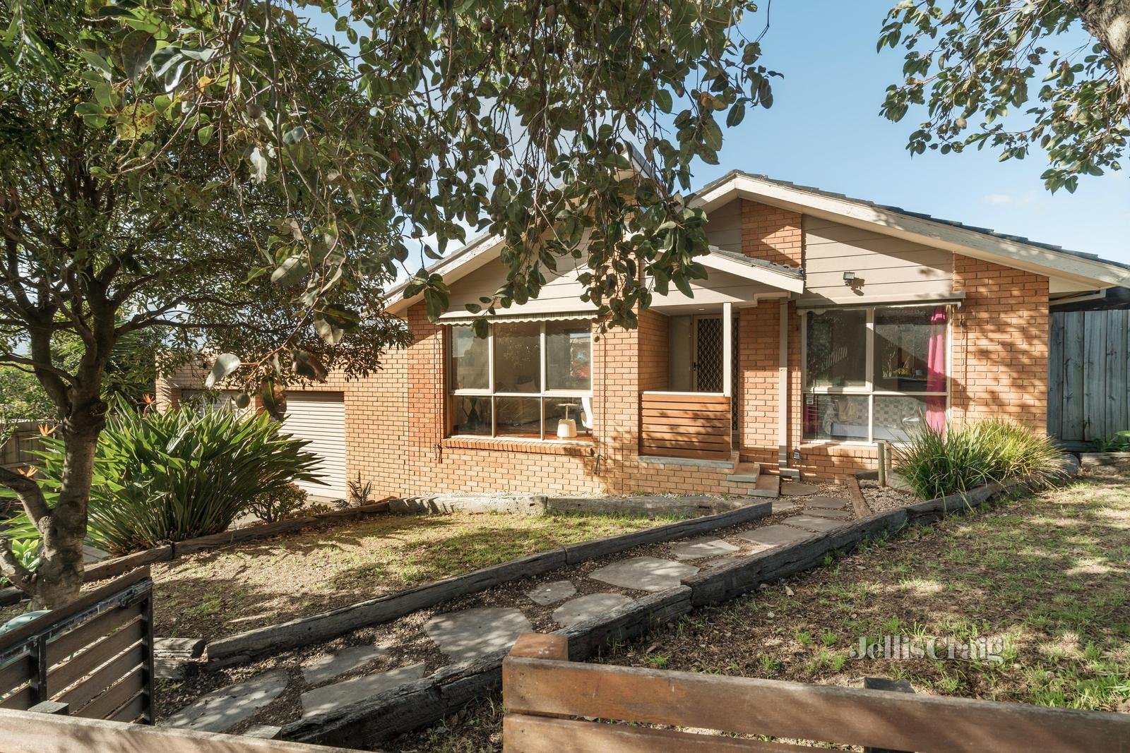 4 Darling Court, Hampton Park image 1