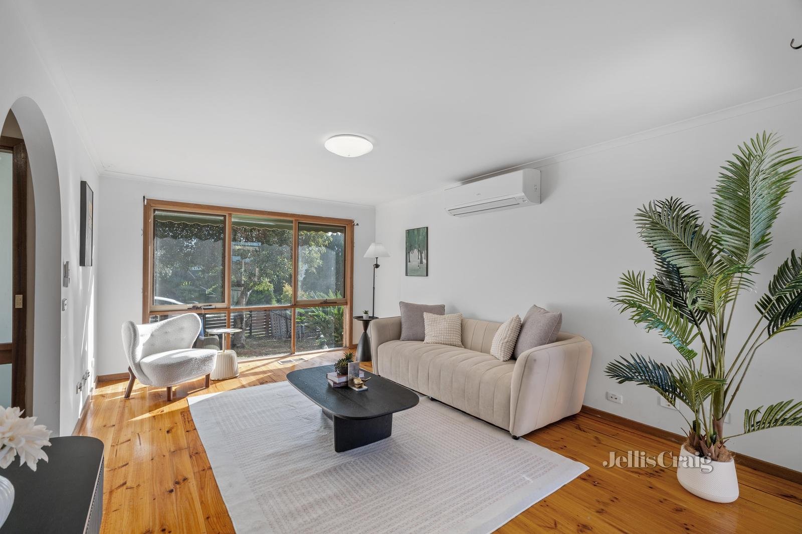 4 Darling Court, Hampton Park image 3