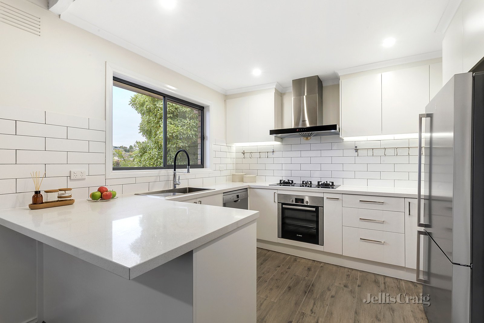 4 Darren Rise, Doncaster East image 4