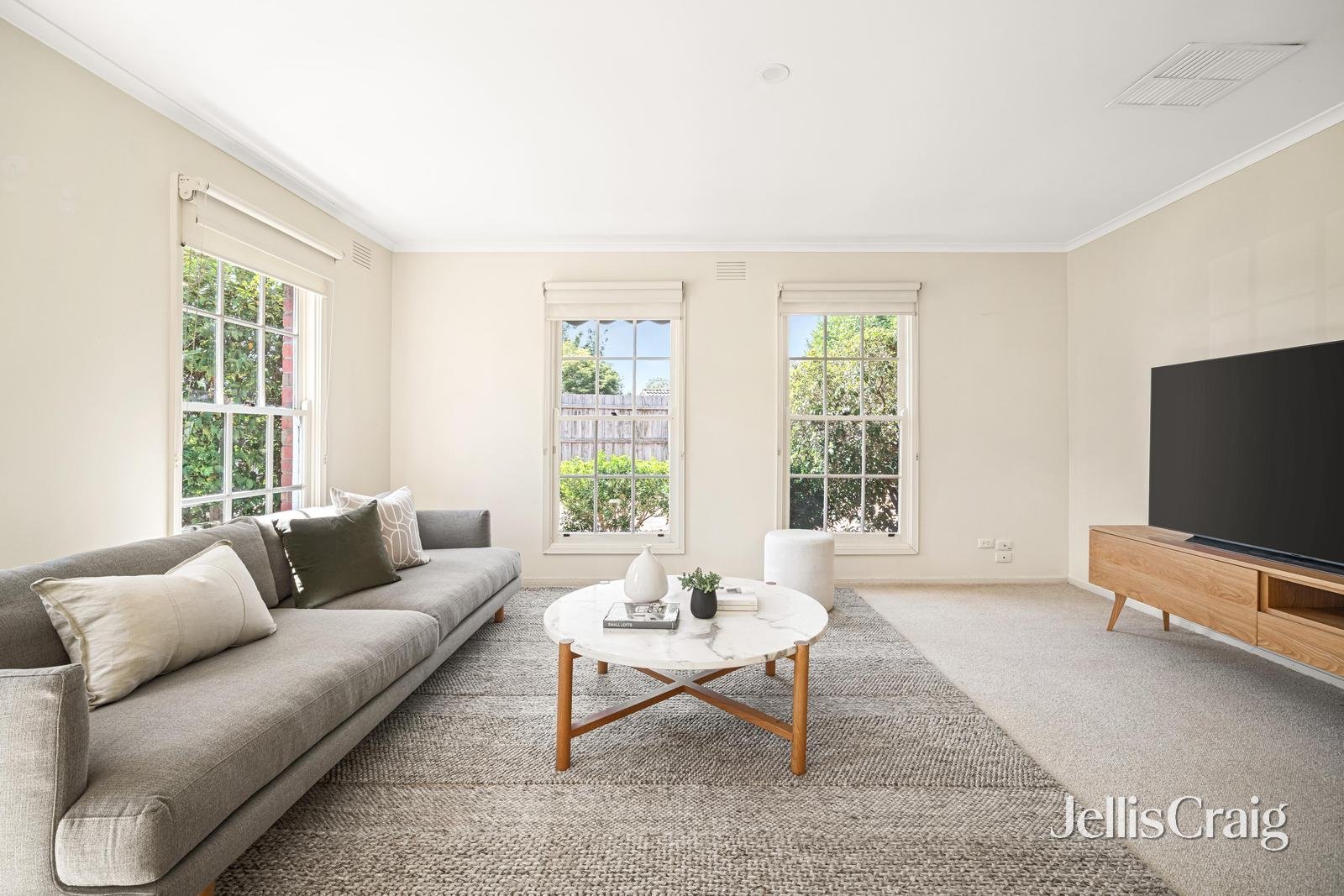 4 Deanswood Court, Cheltenham image 3