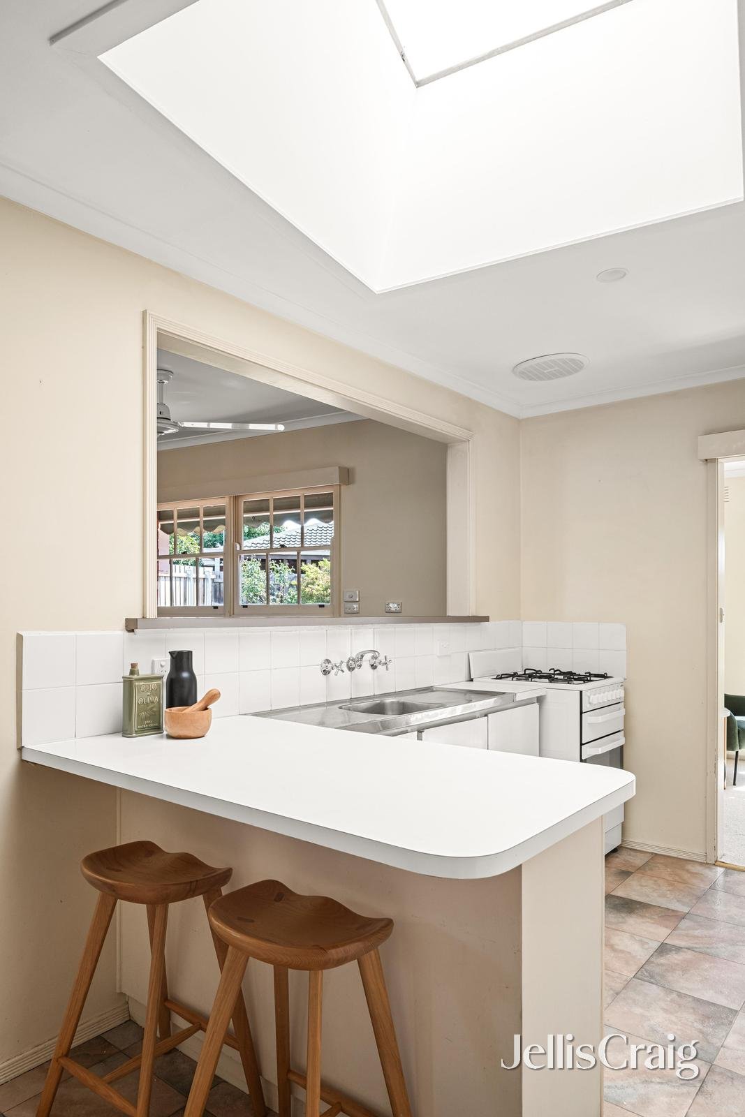 4 Deanswood Court, Cheltenham image 5