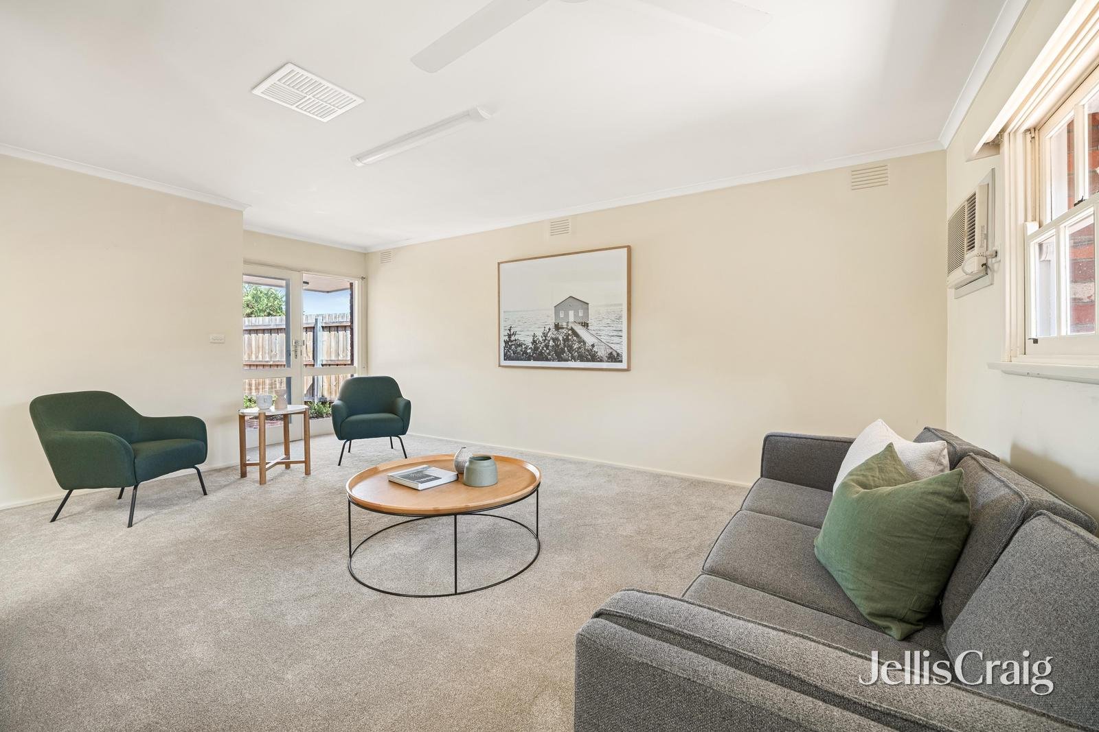 4 Deanswood Court, Cheltenham image 8