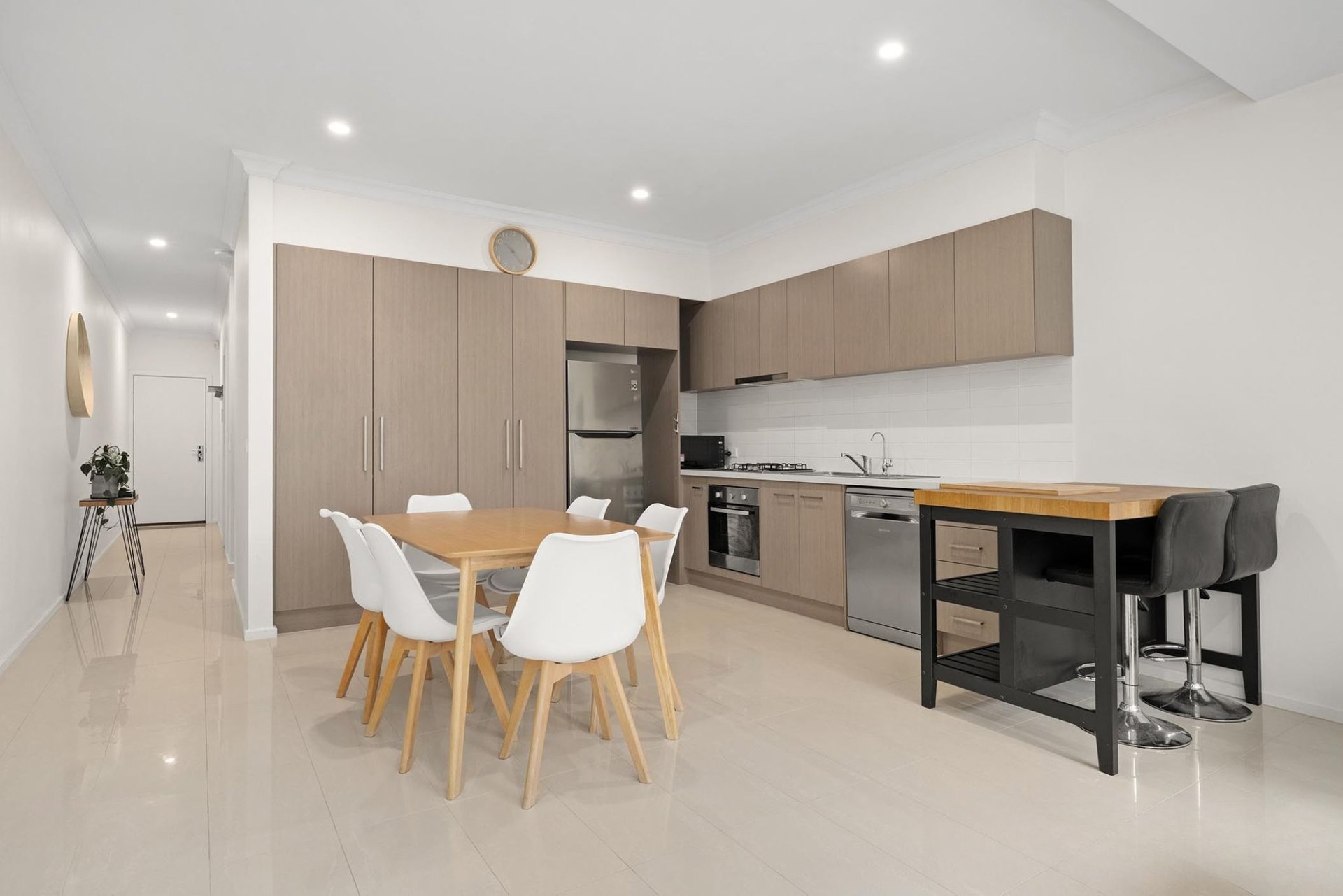 4 Demartini Close, Mooroolbark image 2