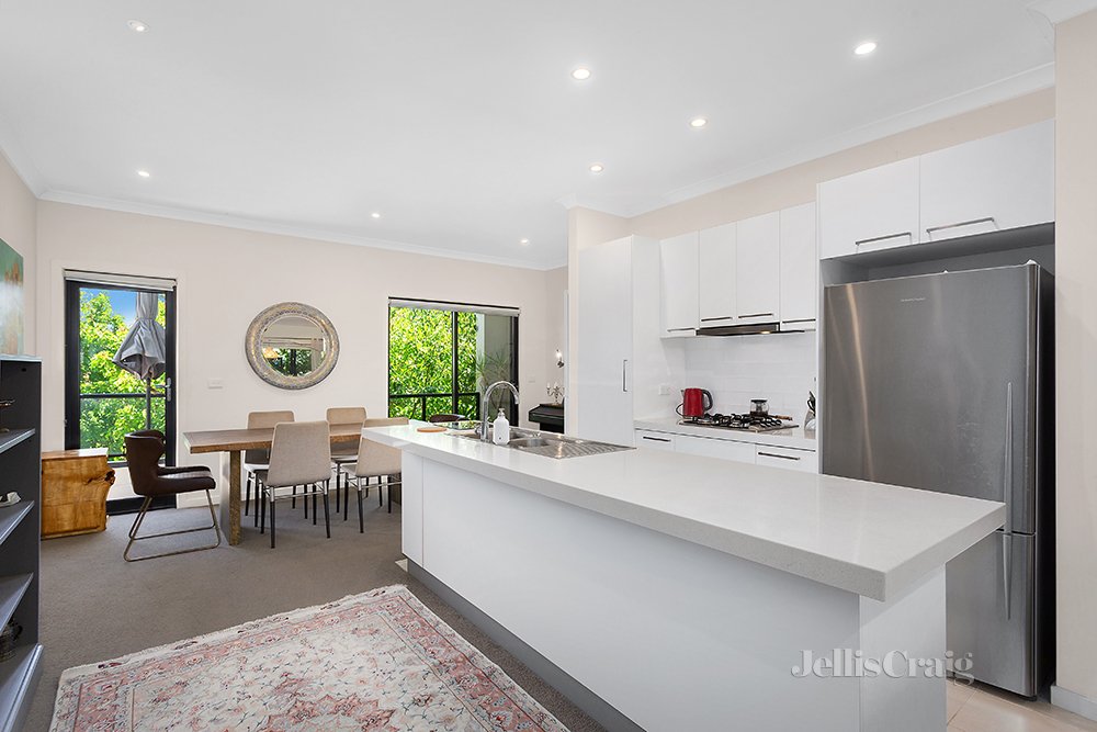 4 Diamond Blvd, Greensborough image 3
