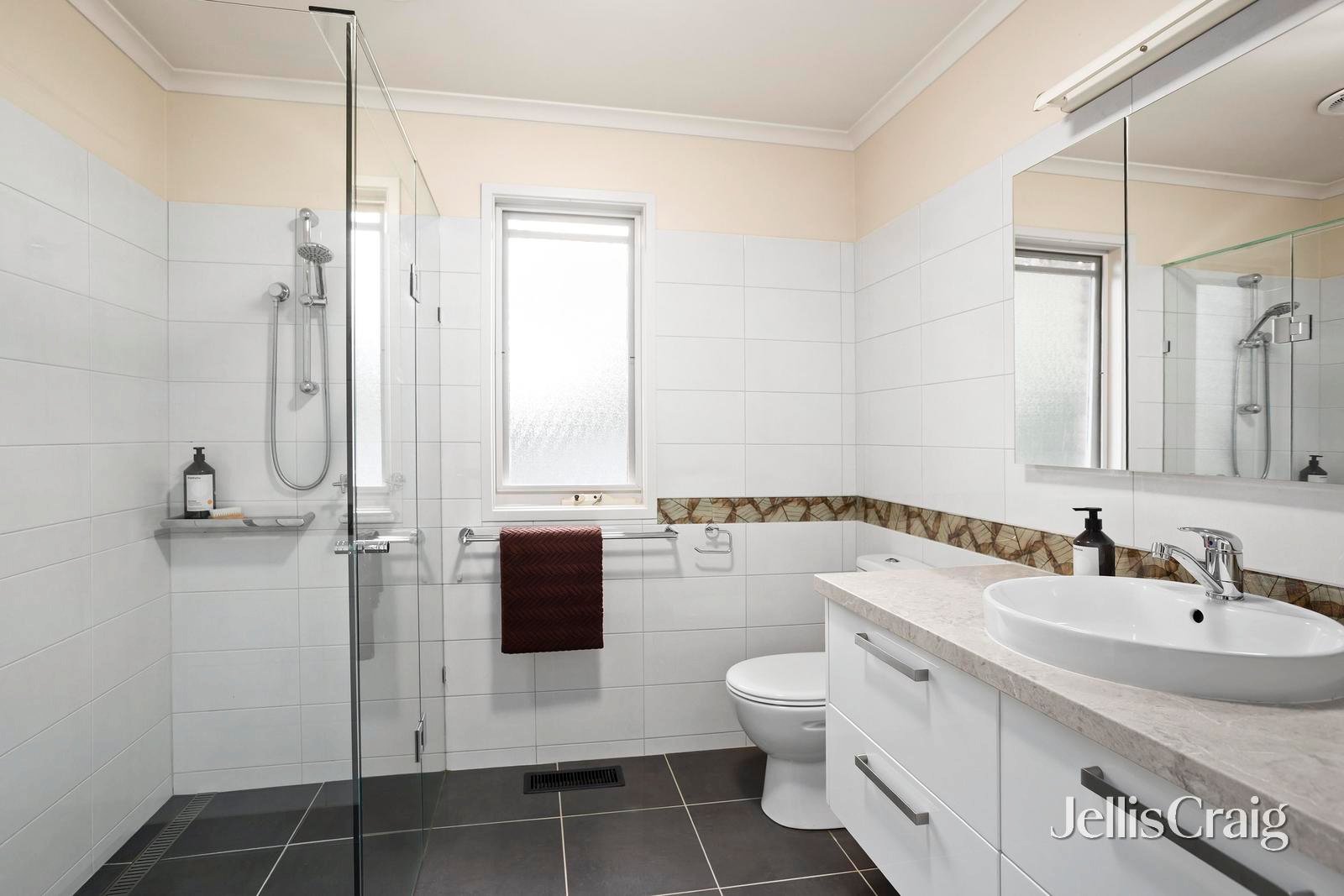 4 Diane Court, Warrandyte image 11