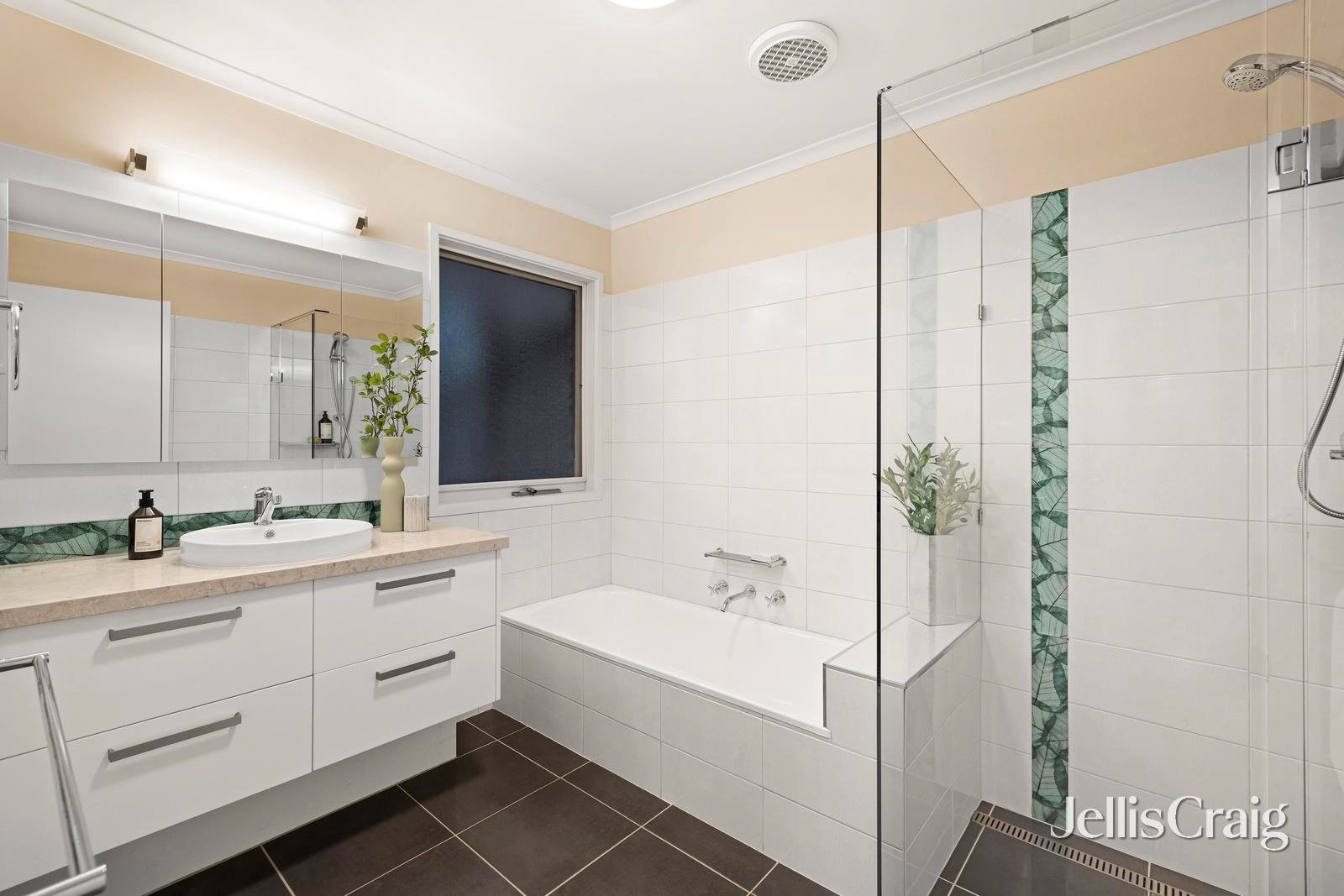 4 Diane Court, Warrandyte image 13