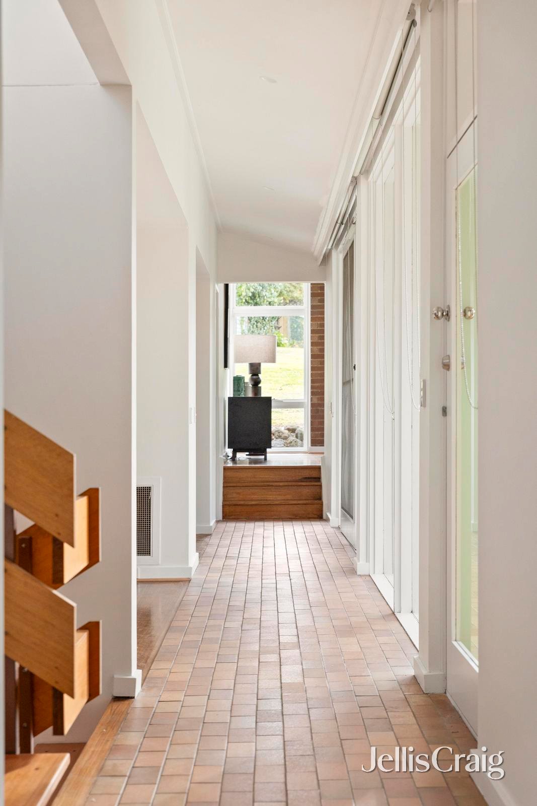 4 Dobell Place, Doncaster East image 3