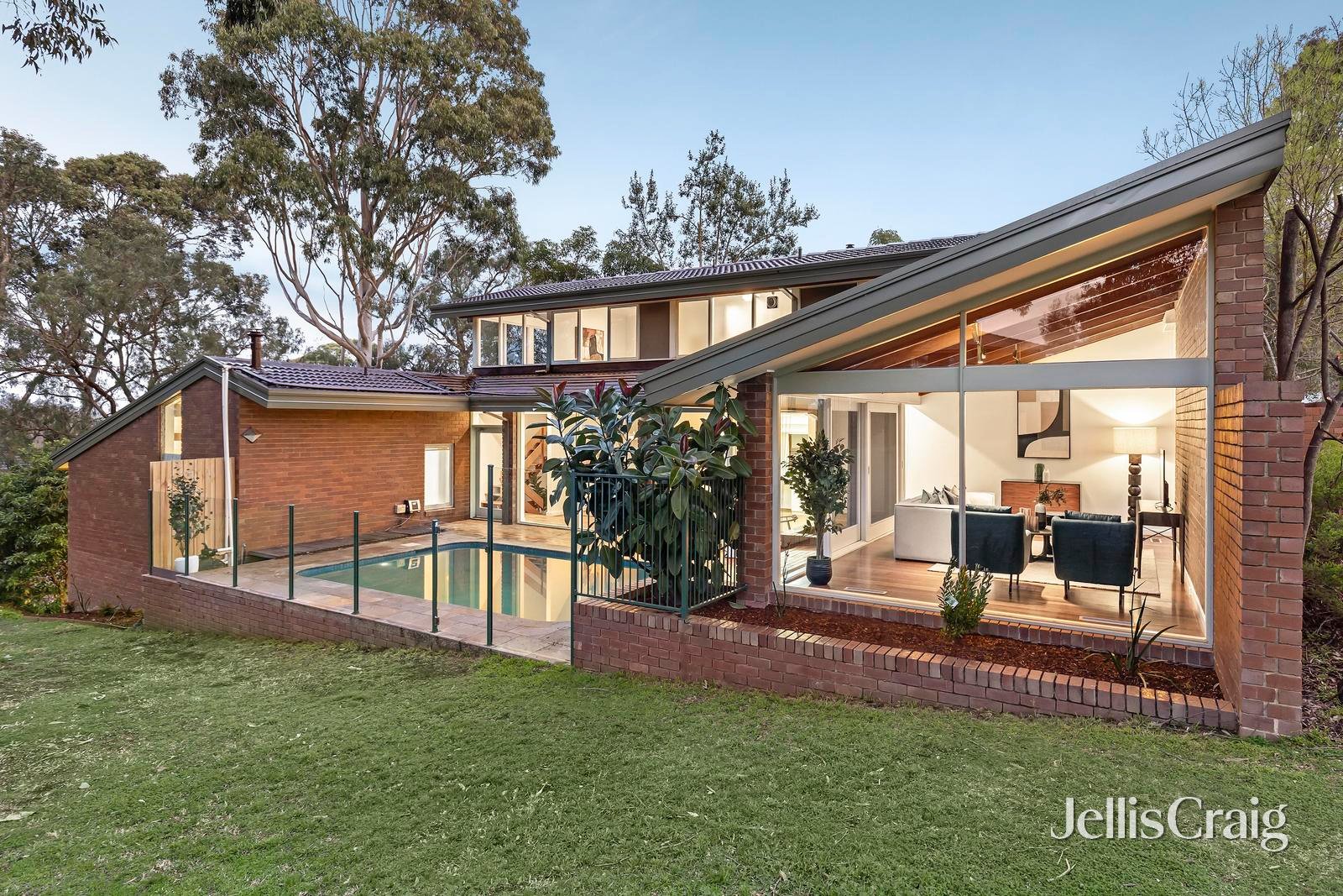 4 Dobell Place, Doncaster East image 14