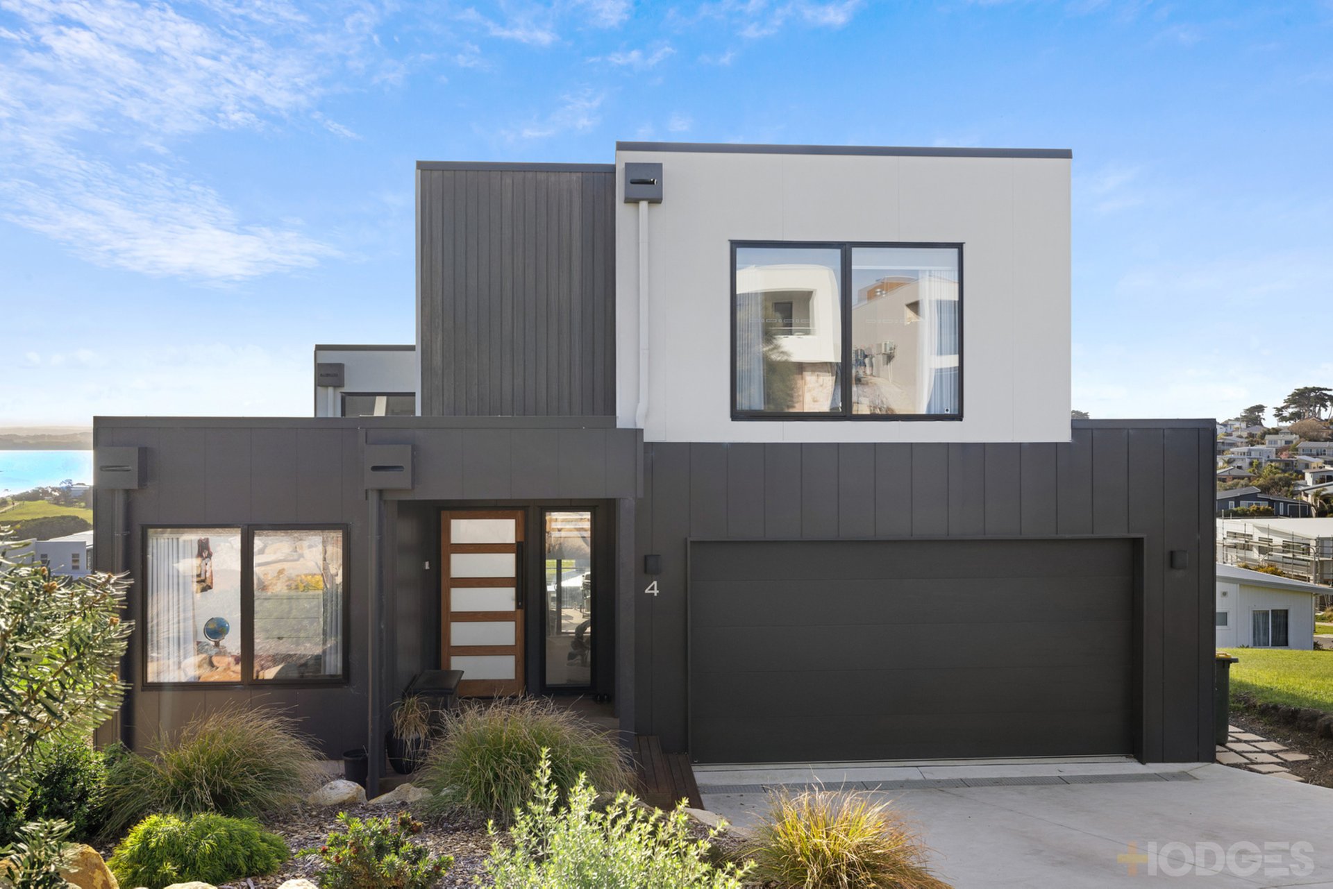 4 Earlshall Drive San Remo