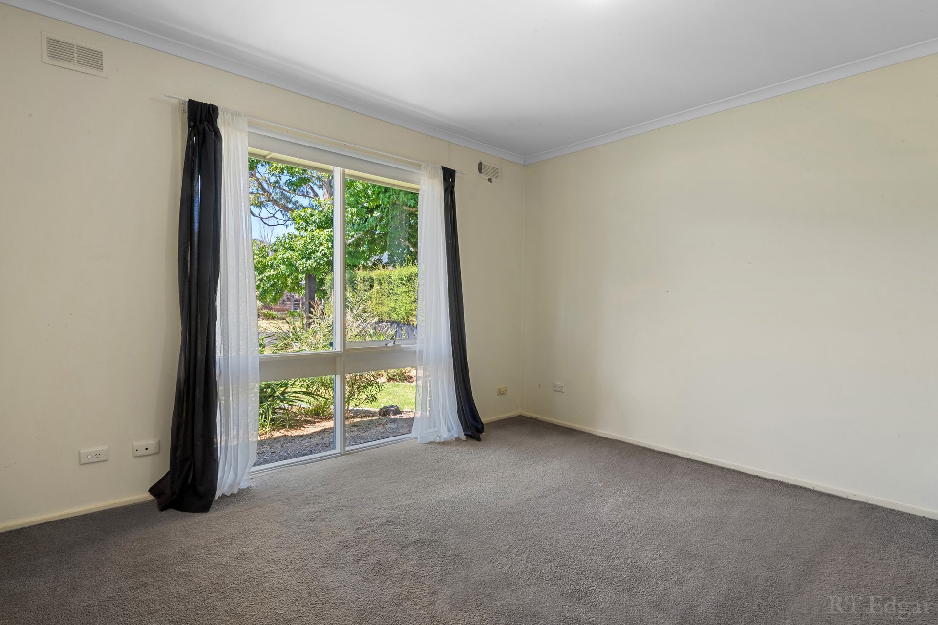 Property Gallery Thumbnail 5