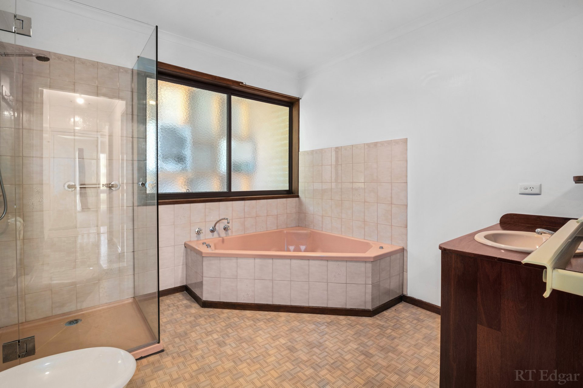 Property Gallery Thumbnail 6