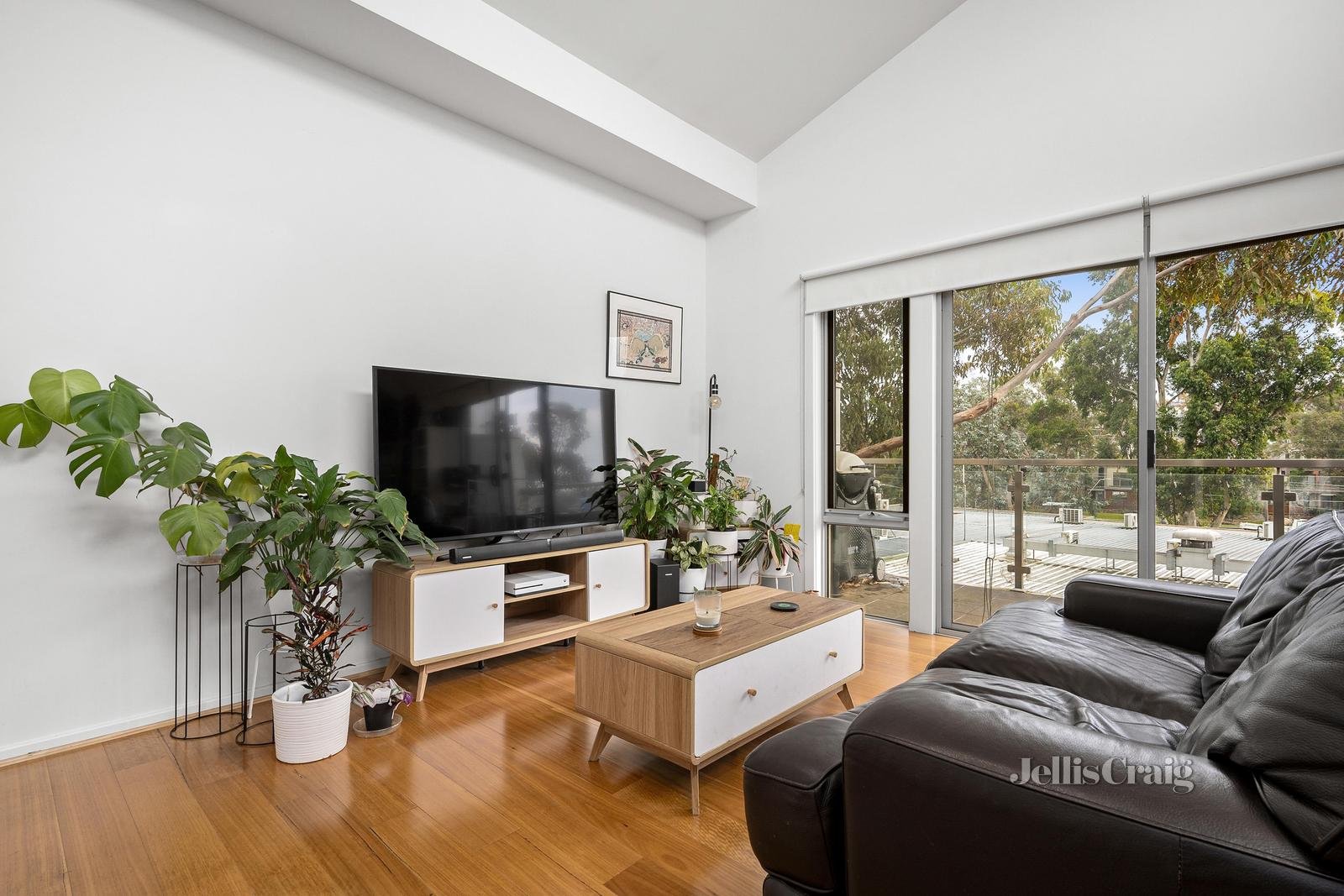 4 Erinvale Close, Mooroolbark image 2