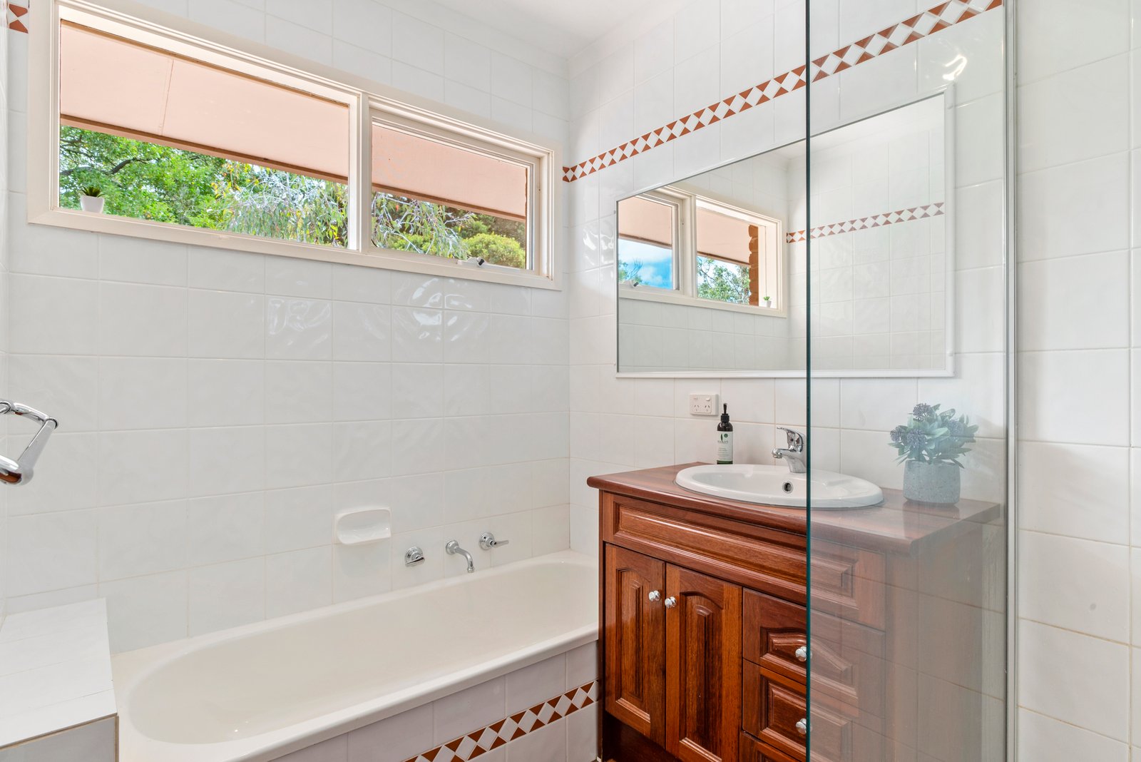 Property Gallery Thumbnail 6