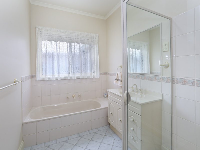 4 Finningley Court, Highton image 5
