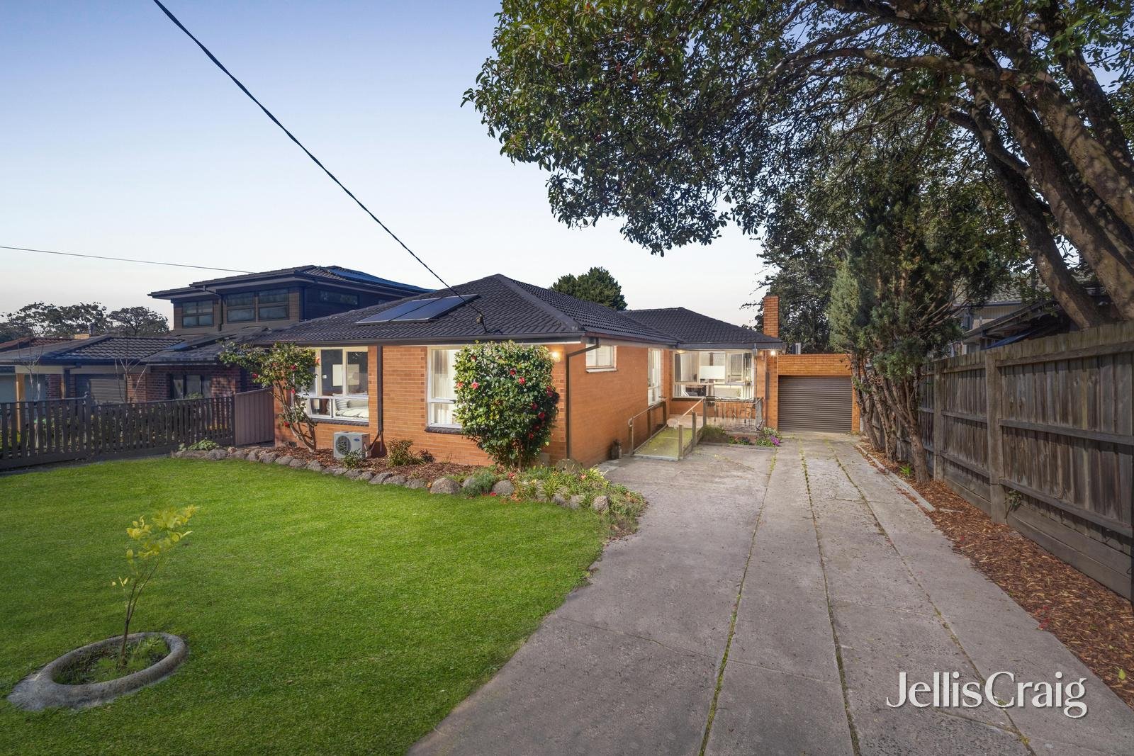 4 Forster Street, Mitcham image 1