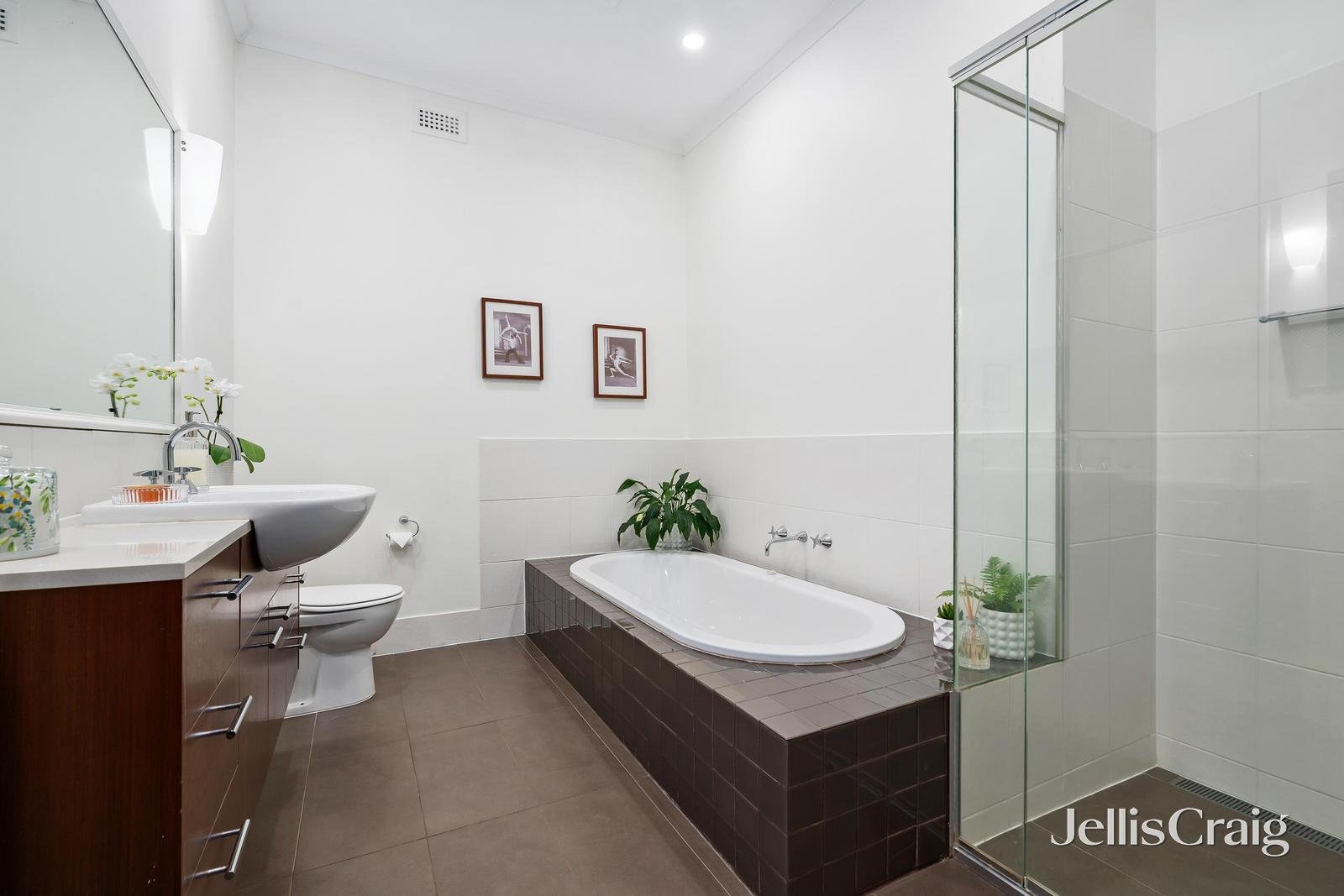 4 Francis Street, Blackburn image 7